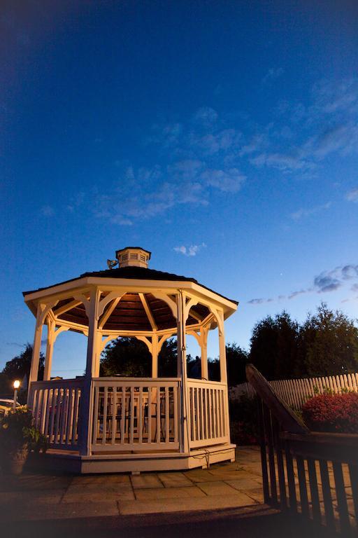 Inn At Harbor Hill Marina Niantic Ngoại thất bức ảnh