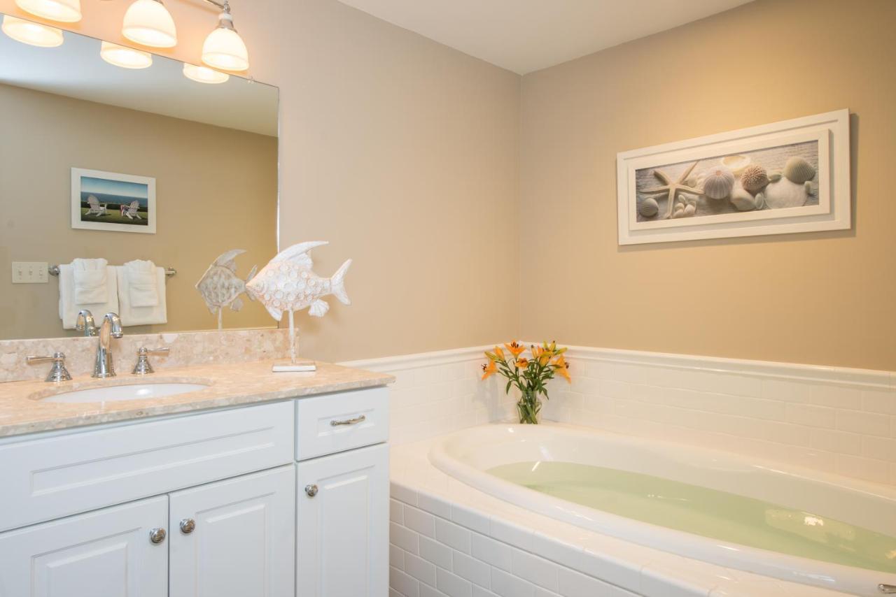 Inn At Harbor Hill Marina Niantic Ngoại thất bức ảnh