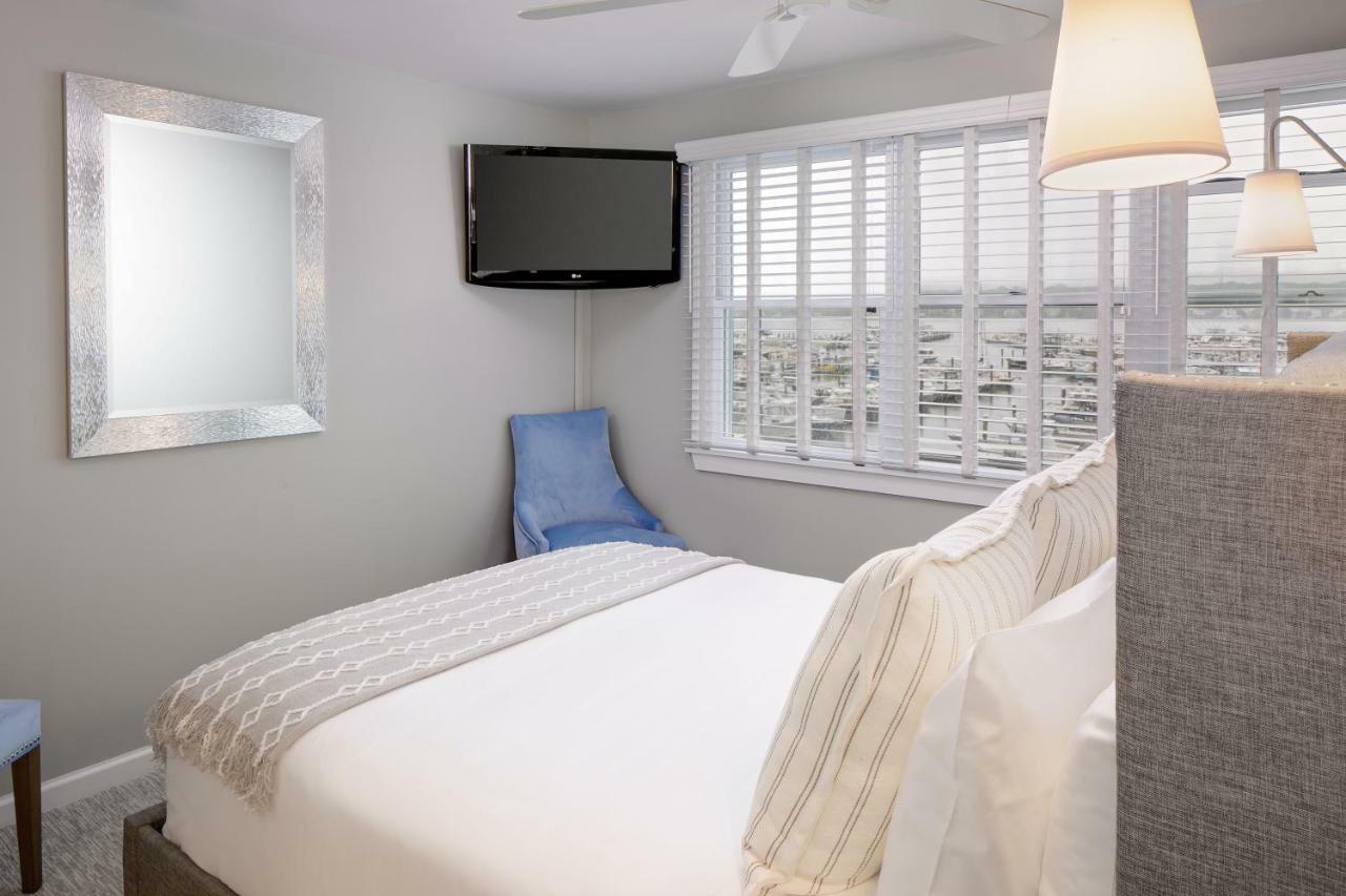 Inn At Harbor Hill Marina Niantic Ngoại thất bức ảnh